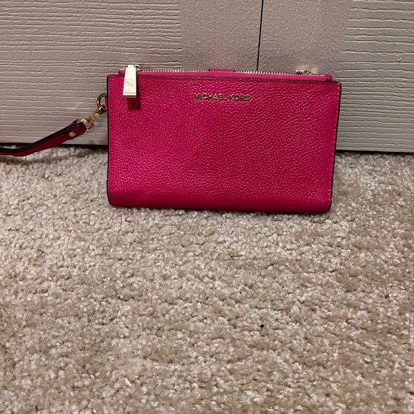 Fuchsia Michael Kors satchel bag with wallet. - Picture 4 of 9